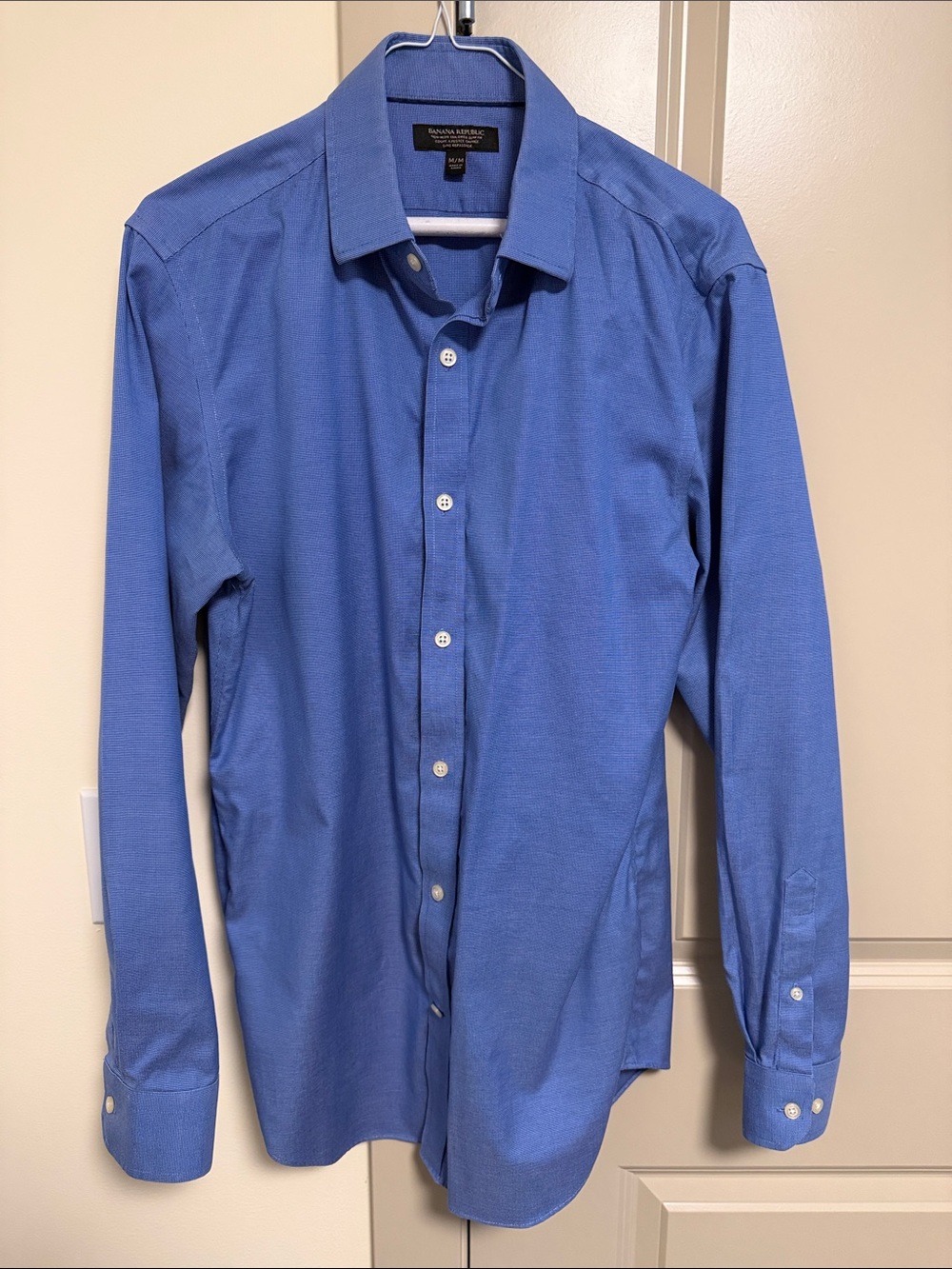 Dress Shirt: Non-Iron & Slim Fit
